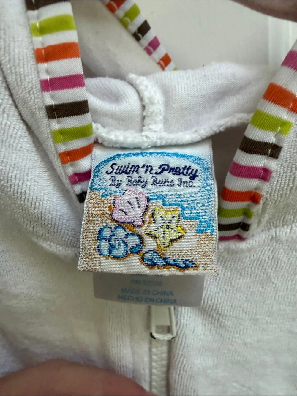 Swim’n Pretty 4T Girls White Hooded Zip Swim Coverup with Pink Floral Appliqué